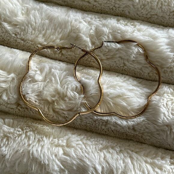 Gold‎ Flower Hoop Earrings Statement Fashion Jewelry - Picture 1 of 3